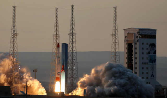 İran Simurg uydu aracını uzaya fırlattı