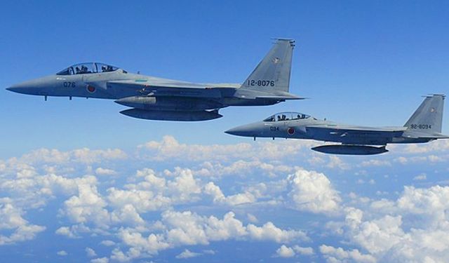Japonya'da düşen F-15 jetinin pilotlarına ulaşıldı