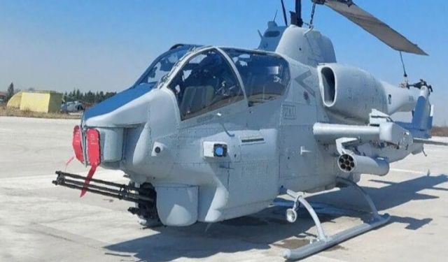 Türk Deniz Kuvvetleri'nin Cobra helikopterleri ilk kez görüntülendi