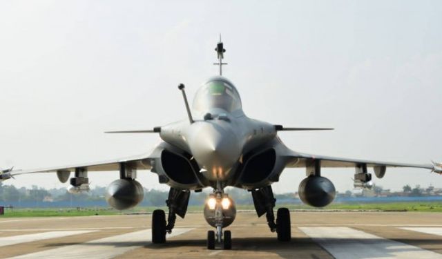 Hindistan son Rafale uçağını da teslim aldı