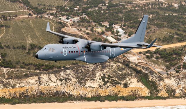 Airbus'tan Hindistan'a ilk C295 askeri kargo uçağı teslimatı