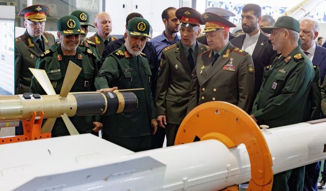 Rusya Savunma Bakanı'ndan İran üretimi İHA ve füzelere inceleme