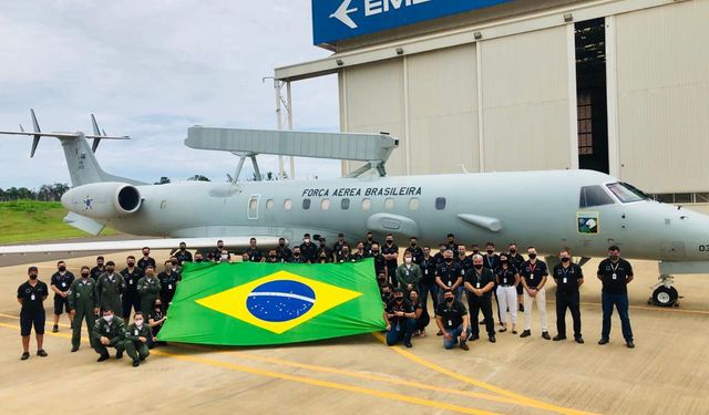 Brezilya, modernize edilen E-99M AEW&C uçağını teslim aldı