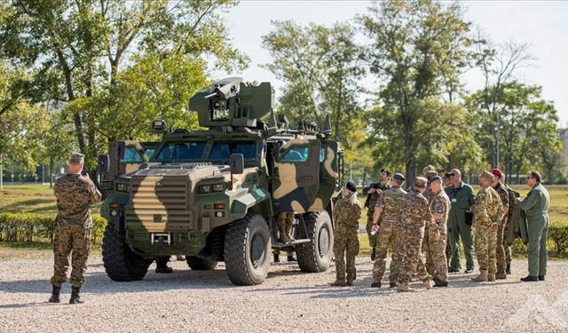 Türk zırhlı aracının Macaristan üretimi için imza