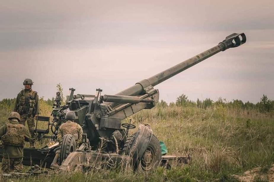 FH70_155mm_towed_howitzers_donated_by_Italy_are_now_deployed_with_Ukraine_army_925_002